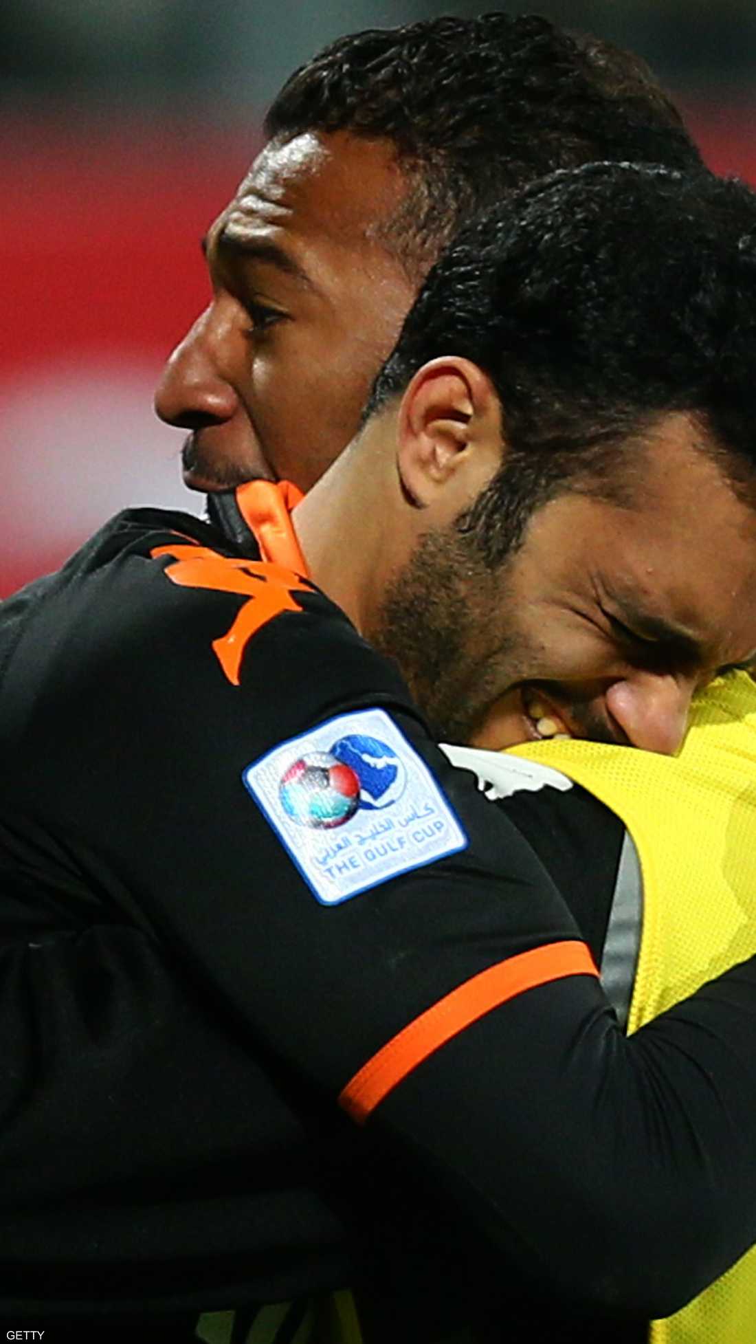 حارس المرمى الكويتي نواف الخالد يحتفل بإسقاط الأخضر