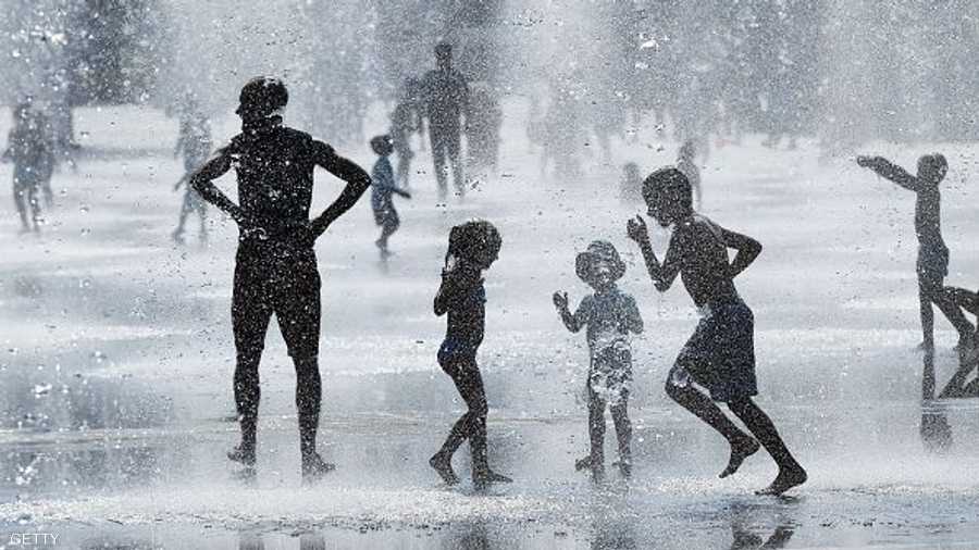 تم تسجيل 44 درجة مئوية في جنوب إسبانيا مما دفع كثيرين إلى الشواطئ