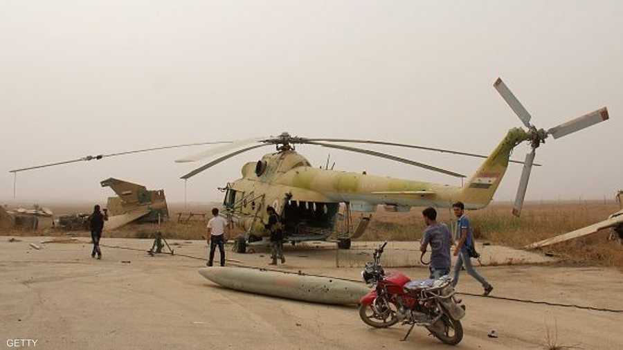 طائرة مروحية عسكرية من بين 15 مماثلة، وقعت بأيدي مسلحي المعارضة