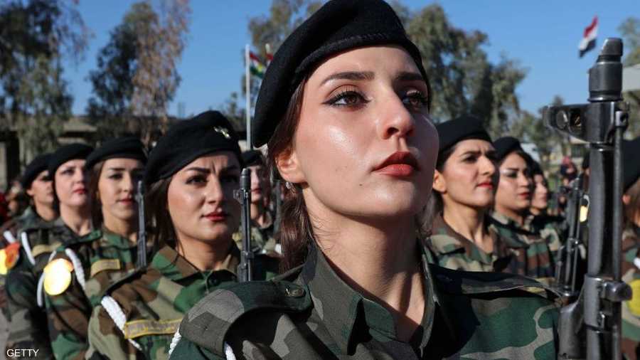 الدفعة قوامها 418 من الرجال والنساء