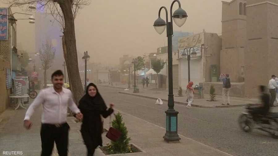 سرعة الرياح وصلت إلى 102 كيلومتر في الساعة