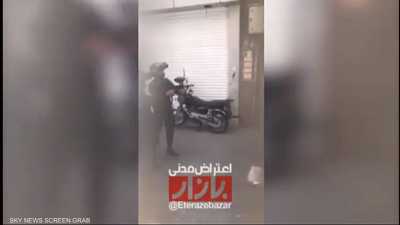 غليان شعبي يتصاعد في طهران