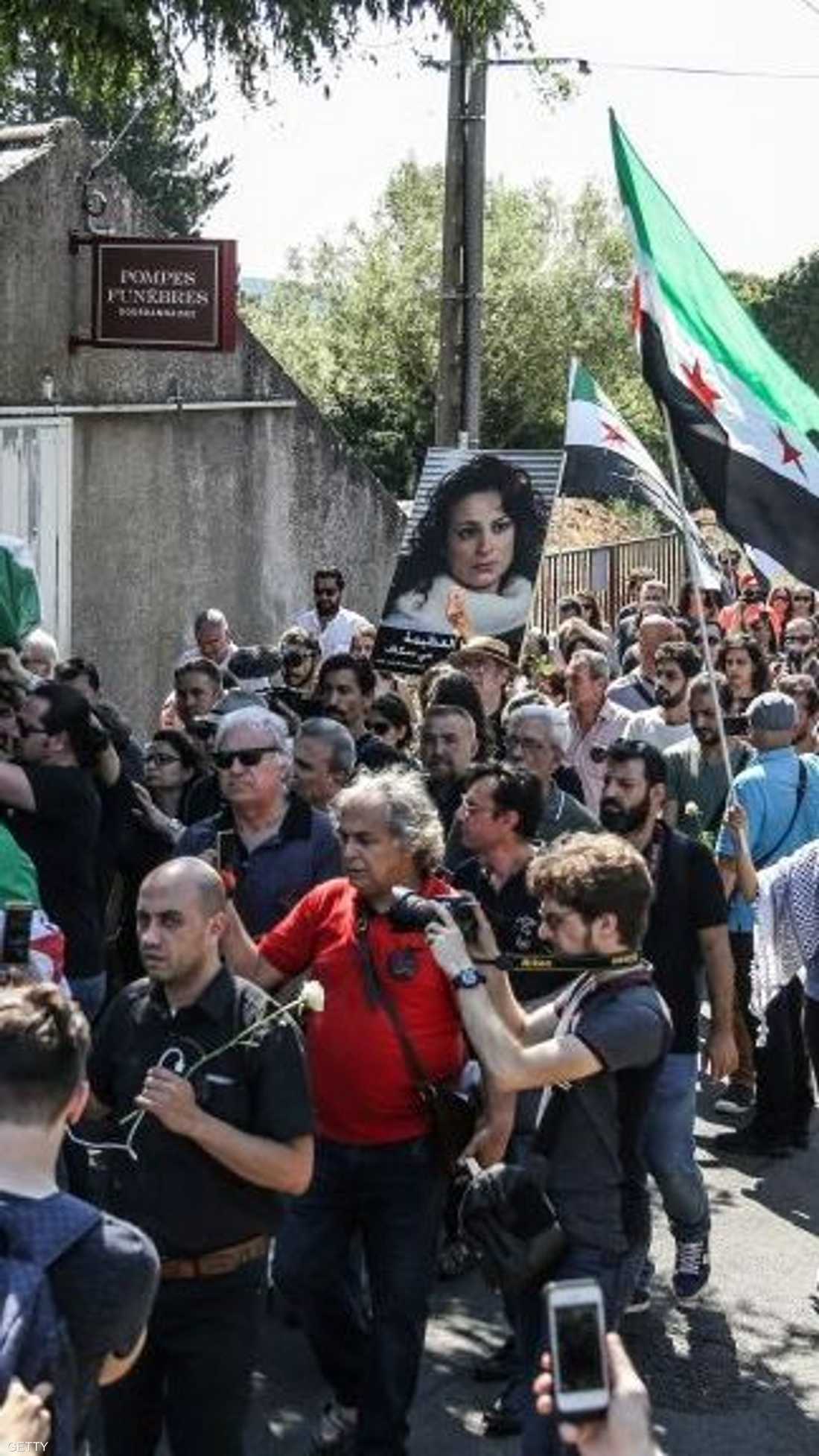 مئات الشخصيات السورية الفنية والسياسية والاجتماعية بالتشييع