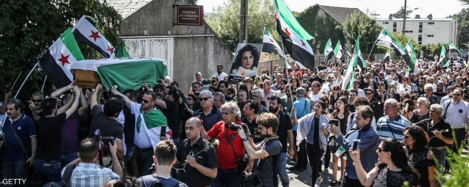 مئات الشخصيات السورية الفنية والسياسية والاجتماعية بالتشييع