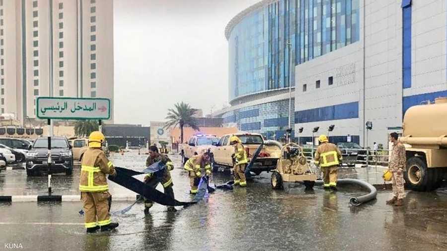 لجنة الدفاع المدني ناشدت السكان عدم الخروج من منازلهم