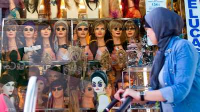 وصلات الشعر "تحت المجهر".. مواد كيميائية تهدد صحة النساء