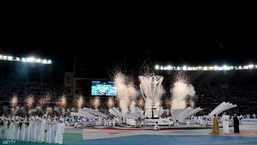 مجسم كأس آسيا الجديد توسط حفل الافتتاح