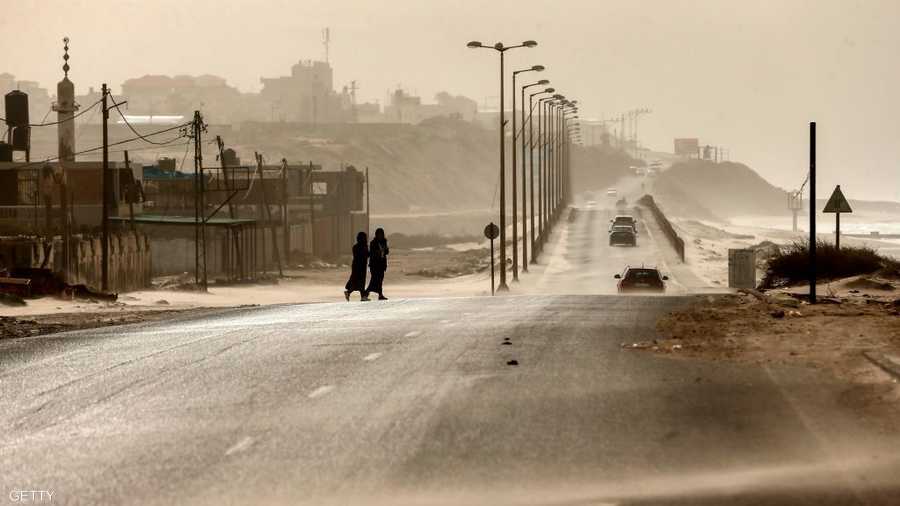ويحتمل سقوط زخات من الثلج فوق المرتفعات الجبلية التي يزيد ارتفاعها عن 950 م فوق مستوى سطح البحر.