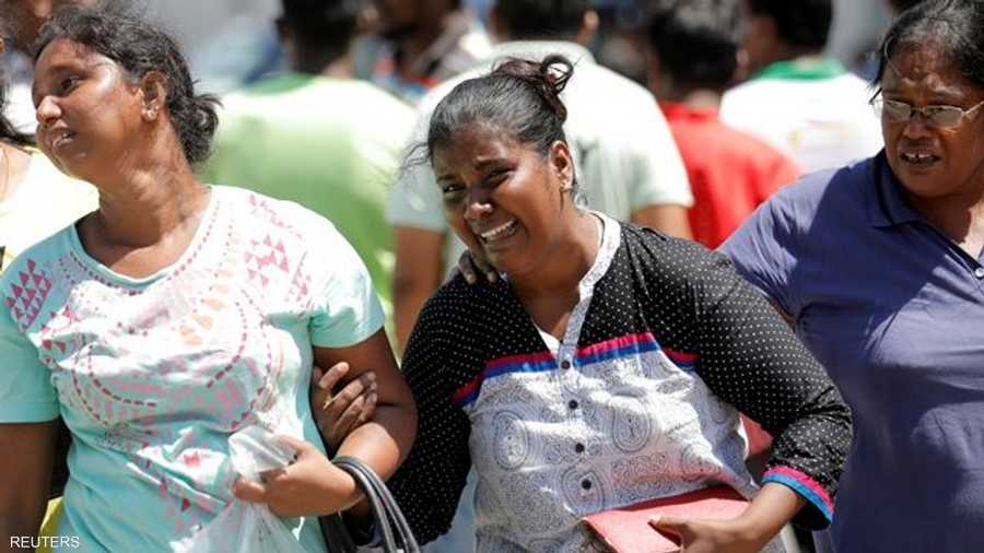 وقال بيان للحكومة السريلانكية إن "جماعة (إسلامية) محلية تقف وراء اعتداءات أحد الفصح".