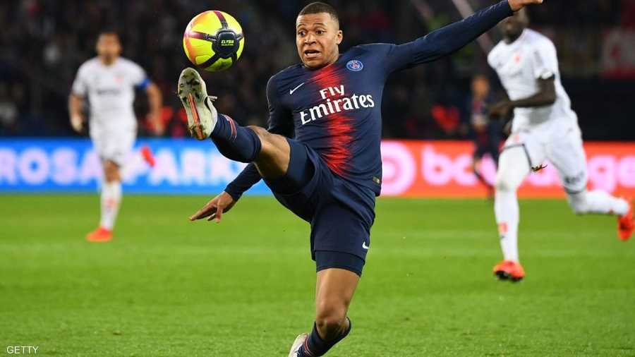 ريال مدريد يستعد، وفق تقارير، إلى تقديم عرض بقيمة 280 مليون يورو (315 مليون يورو) من أجل الحصول على خدمات مبابي.