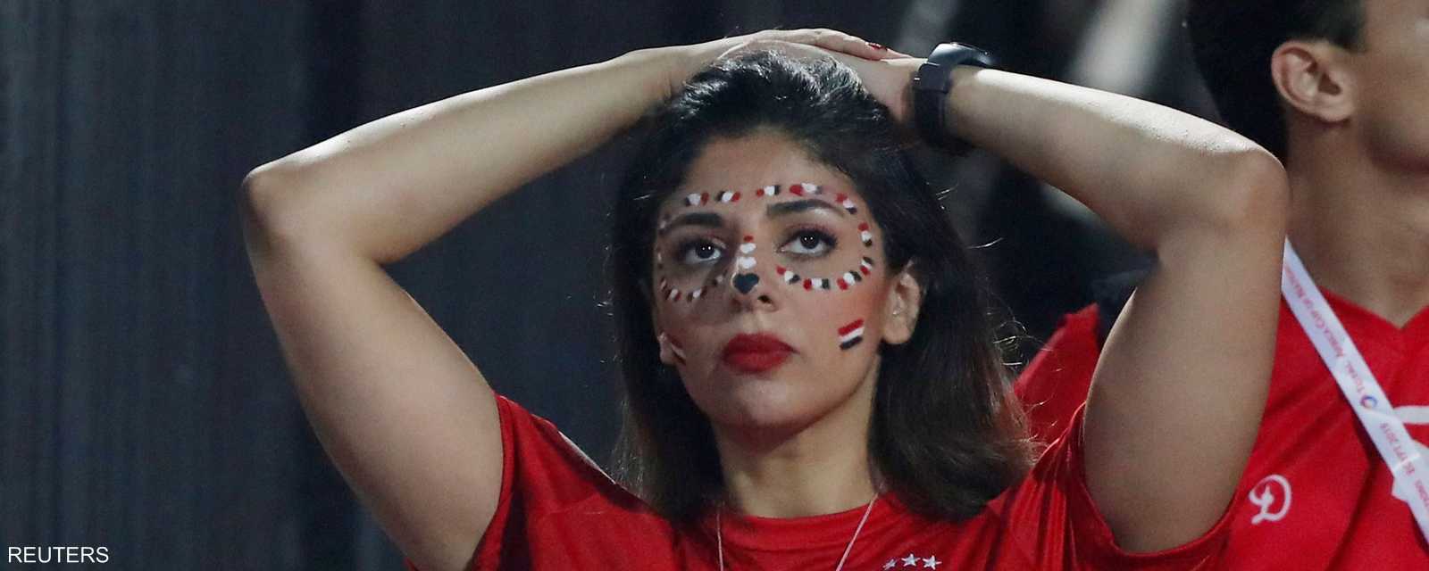 الجمهور لا يصدق خروج الفراعنة من البطولة