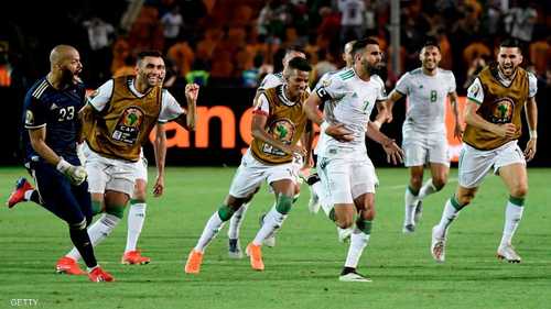 دكة البدلاء انفجرت فرحا بهدف رياض محرز