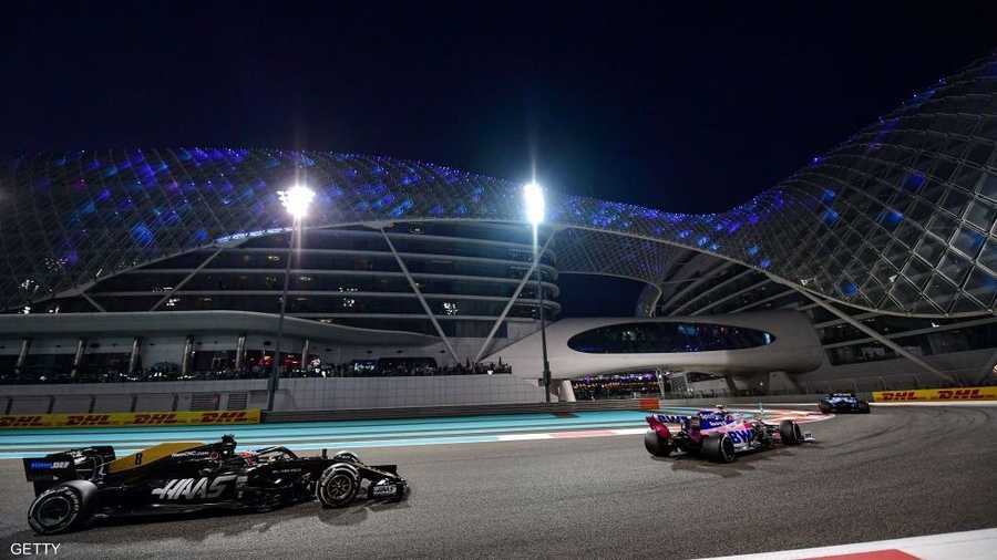 منافسة مختلفة تحت الأضواء