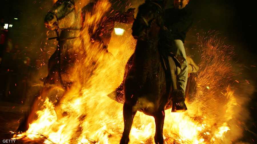 ولا يقتصر تقليد المباركة على الخيل فقط بل على حيوانات أخرى
