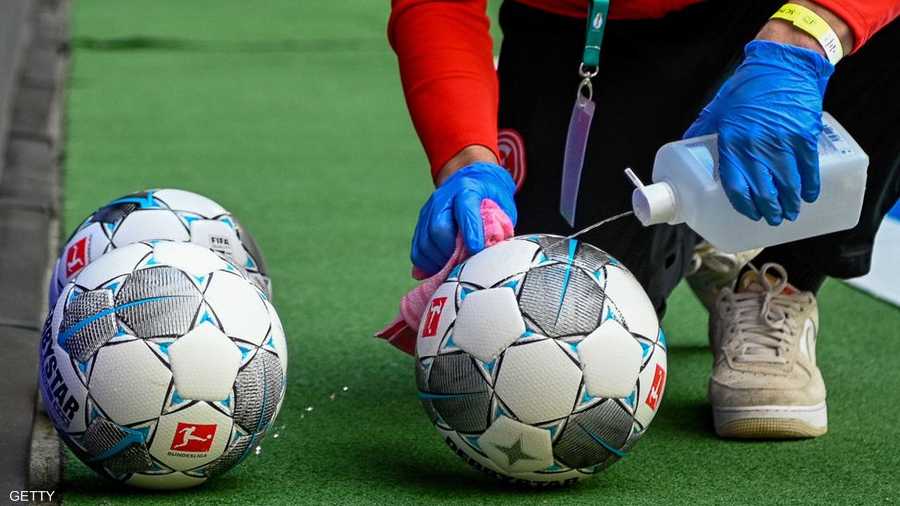 تعقيم الكرات ضروري.