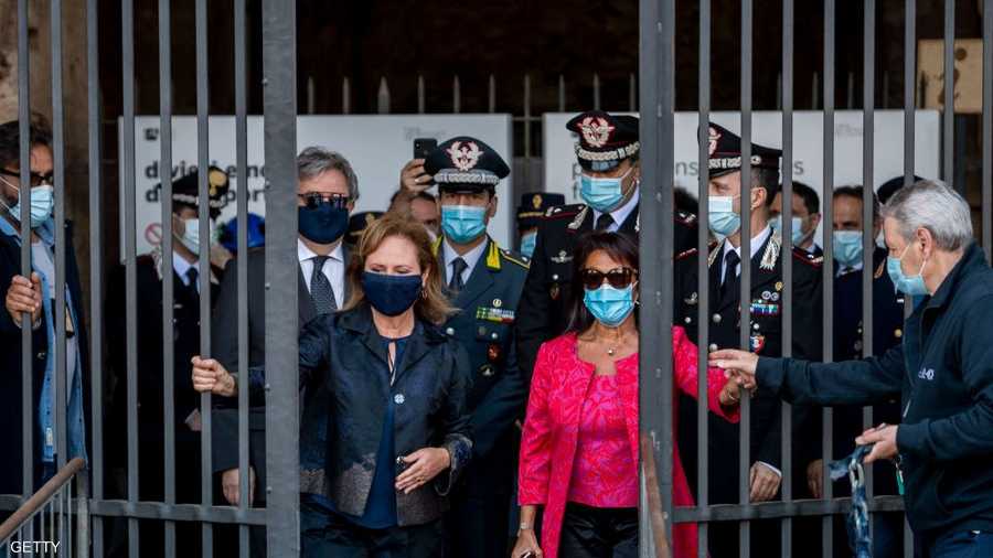 افتتحت مديرة الكولوسيوم ألفونسينا روسو المعلم السياحي البارز، وسط إجراءات صحية جديدة.