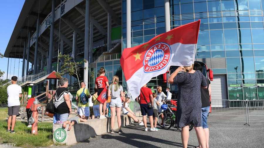 جماهير قليلة تحدت ضوابط التباعد الاجتماعي