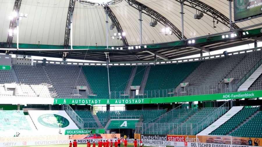 ومشاهد استثنائية بسجلات كرة القدم