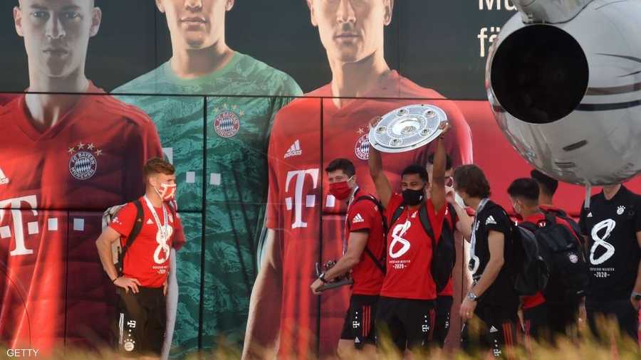 عقب الوصول إلى المطار في ميونيخ