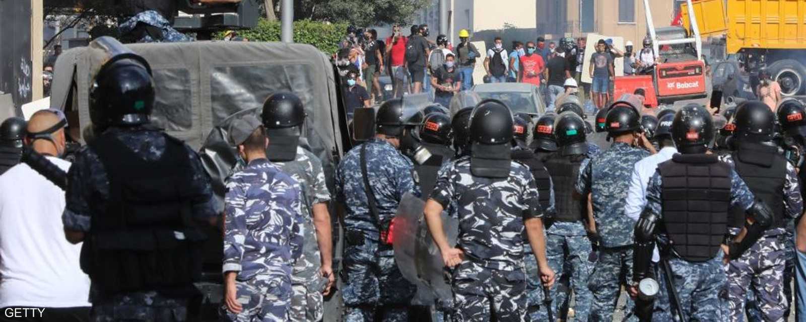 توافد آلاف المتظاهرين إلى وسط بيروت للمشاركة في الاحتجاجات