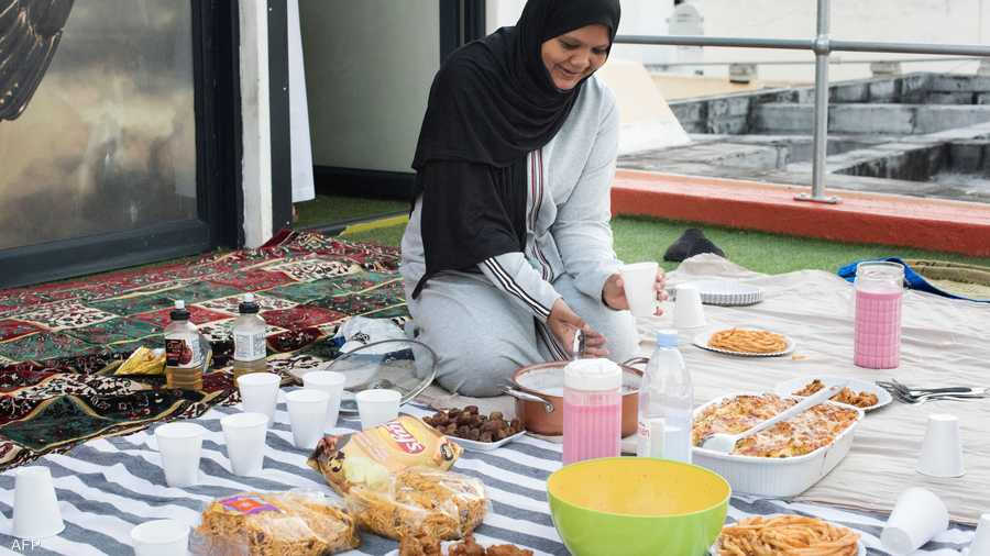 وجبة الإفطار في رمضان.. فرحة تتجدد يوميا
