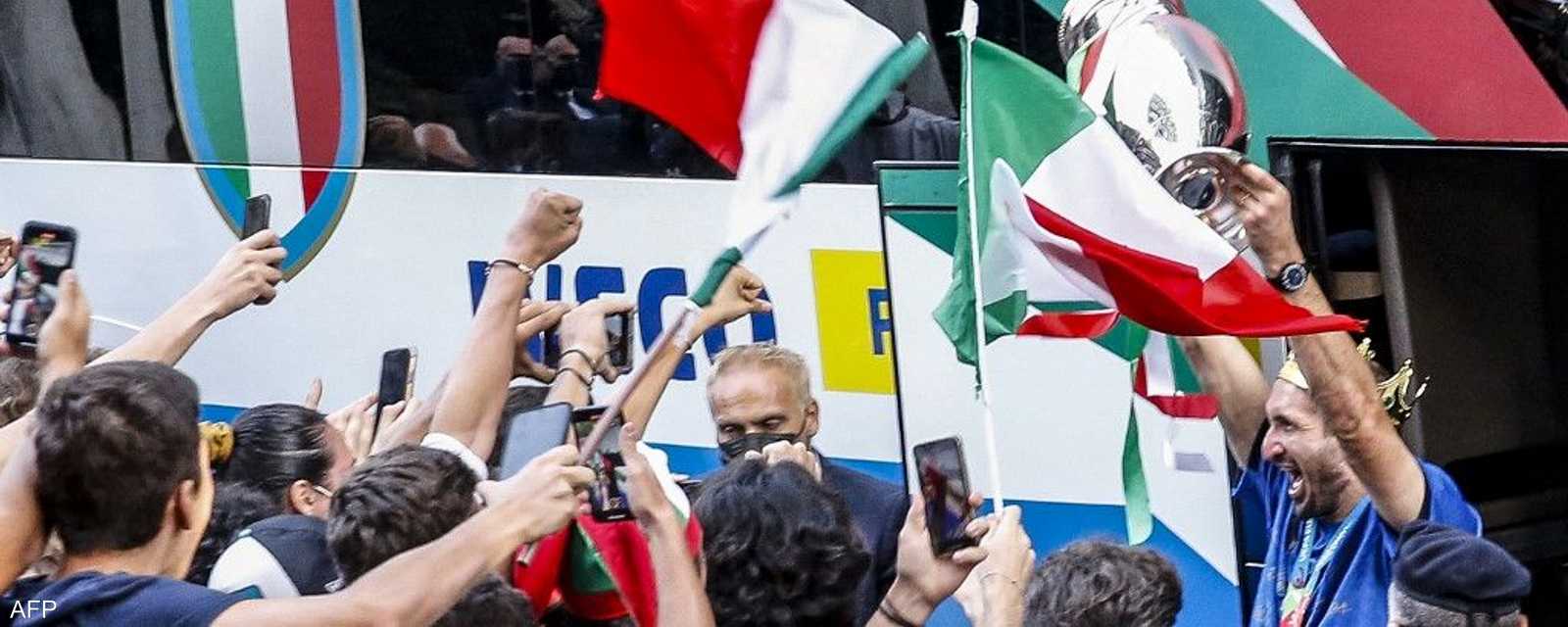 احتفل الإيطاليون بلقب بطولة أوروبا لكرة القدم كبداية جديدة ليس فقط لمنتخبهم الوطني الشاب، ولكن لبلد يتوق إلى العودة إلى الحياة الطبيعية بعد أن تضرر بشدة وطويلة من جائحة فيروس كورونا.