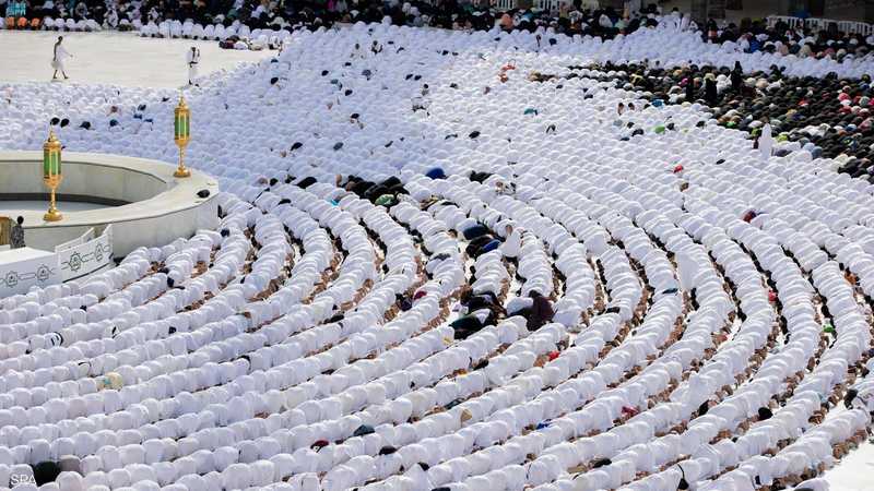 شهد المسجد الحرام في مكة المكرمة، خلال اليوم الـ27 من شهر رمضان، توافد أعداد كبيرة من المعتمرين والمصلين.
