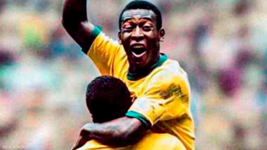 ريال مدريد ينعى بيليه في بيان: نشعر بحزن عميق لسماع وفاة أسطورة كرة القدم بيليه. نبعث خالص التعازي لأصدقائه وعائلته. ارقد بسلام يا ري