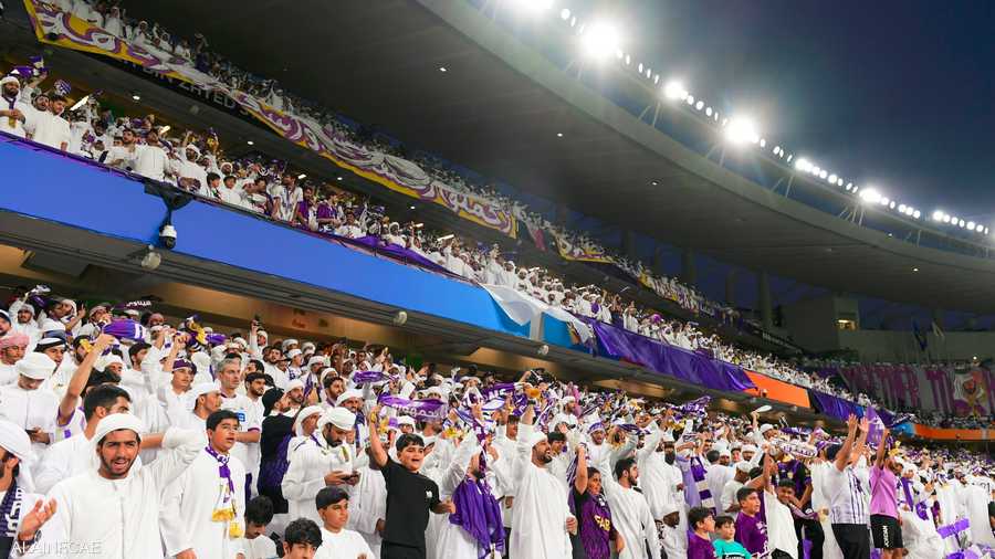 مدرجات ستاد هزاع بن زايد امتلأت بالجماهير العيناوية.