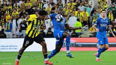الاتحاد يدك شباك الهلال برباعية ويحلق بصدارة الدوري السعودي