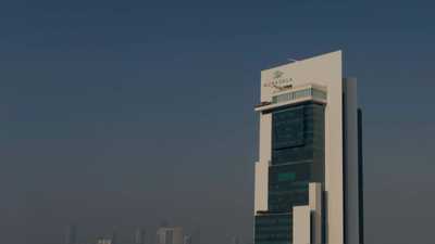 شراكة استثمارية بـ 500 مليون دولار بين "مبادلة" و"بارينغز"