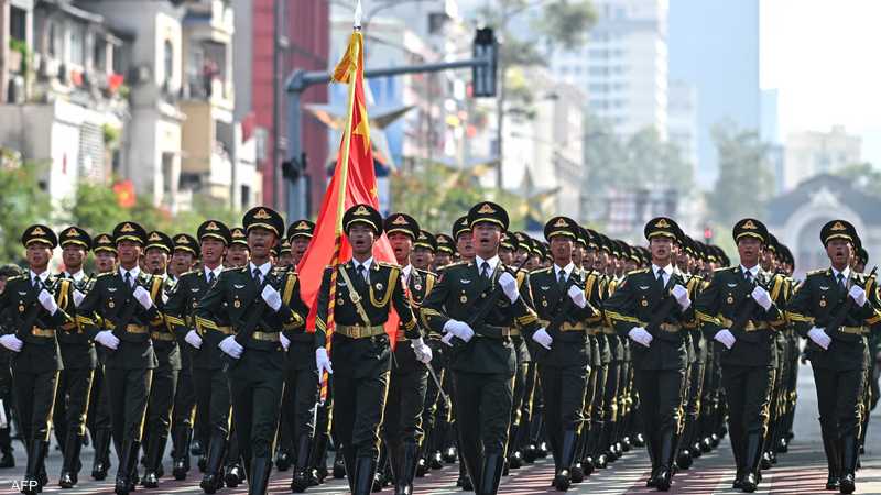 استعراض عسكري ضخم تشهد مدينة هو شي منه (سايغون) سابقا