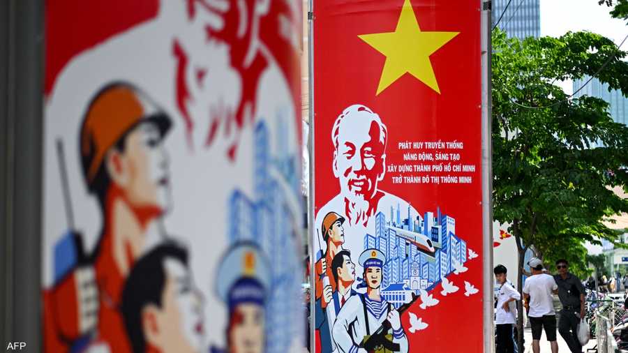 لوحات تخليد لثوار فيتنام بمناسبة 50 عاما على سقوط سايغون