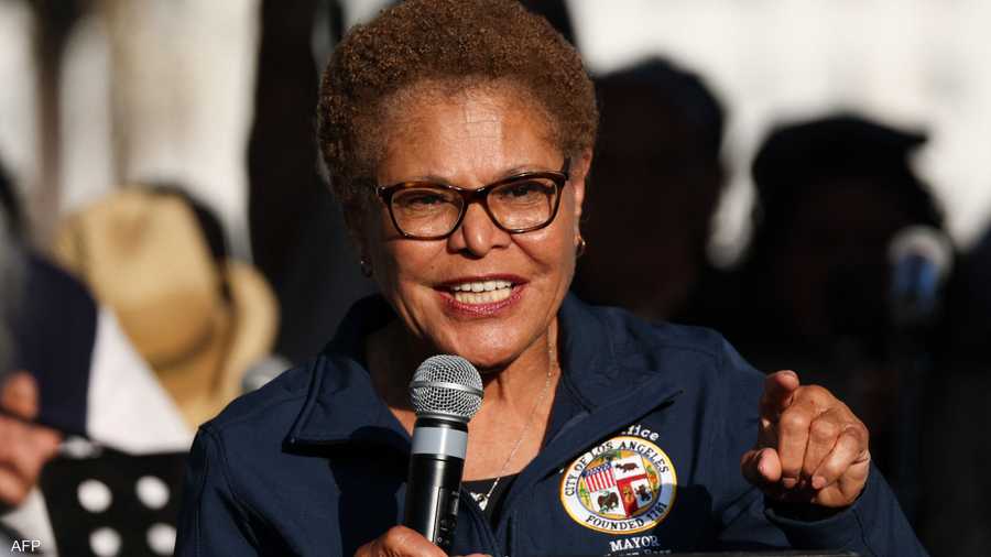 عمدة لوس أنجلوس كارين باس أعلنت حظر تجول ليليا وسط المدينة