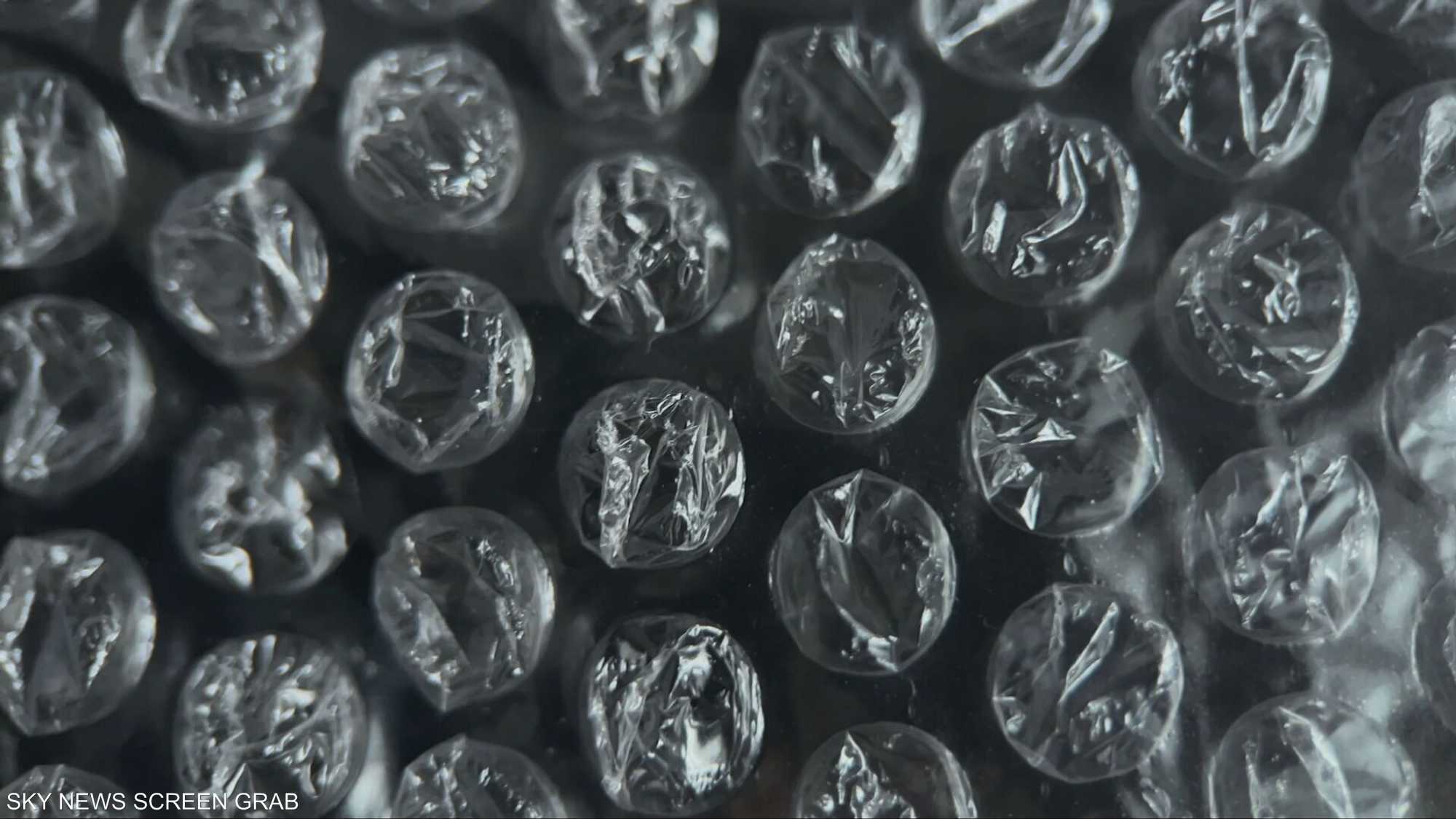 حكاية غلاف الفقاعات.. من ورق جدران فاشل إلى ثورة بعالم الشحن