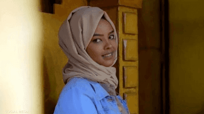 الحوثيون يفرجون عن عارضة أزياء يمنية بعد 5 سنوات في السجن