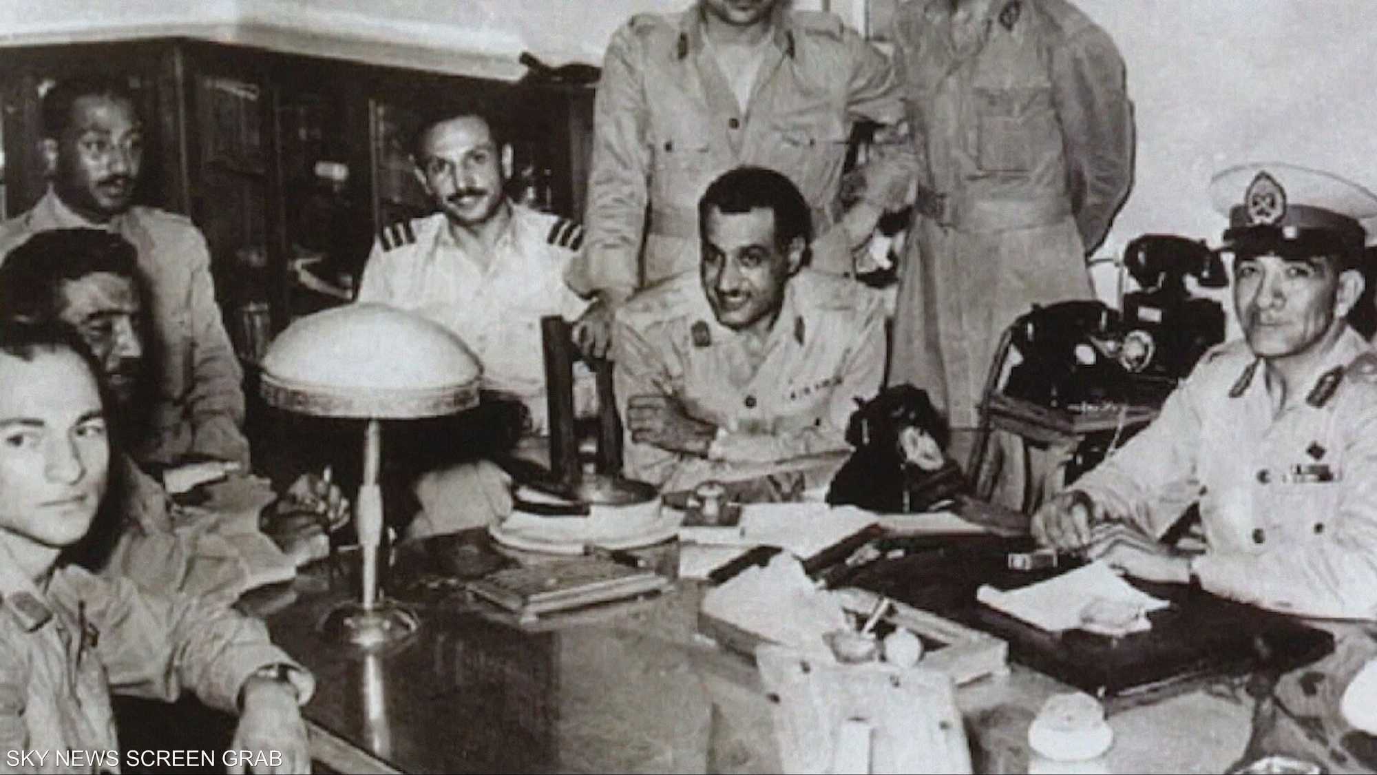 الجنود المجهولين.. من صنع زعامة جمال عبد الناصر؟