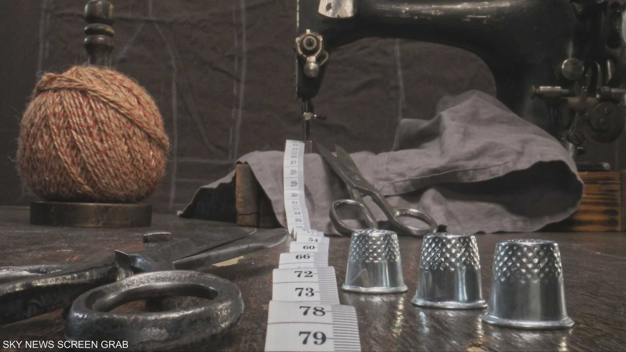 كيف وُلِدت مقاسات الملابس S وM وL… ومن أين جاءت؟