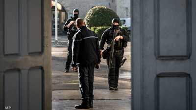 فرنسا توقف عنصرا سابقا في المخابرات السورية