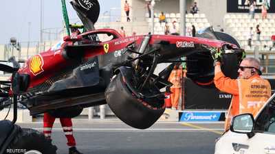 كابوس فيراري يتكرر.. هاميلتون يودع سباق أبوظبي بحادث