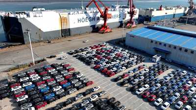 الصين تسجل فائضاً تجارياً يتخطى التريليون دولار في 11 شهراً