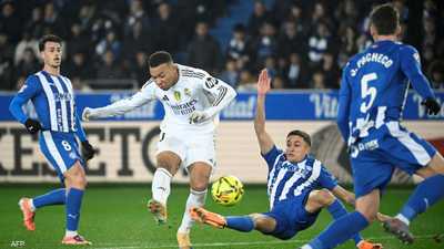ريال مدريد ينجو من فخ ألافيس ويلاحق برشلونة