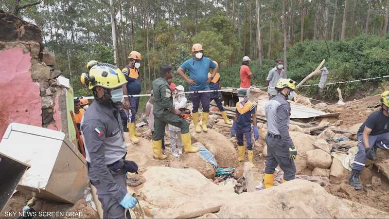 فريق دولة الإمارات يواجه الركام لإنقاذ المفقودين في سريلانكا