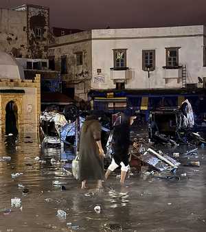 تسببت الأمطار في فيضانات استثنائية