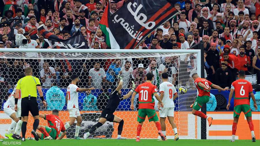 لحظة تسجيل هدف الفوز