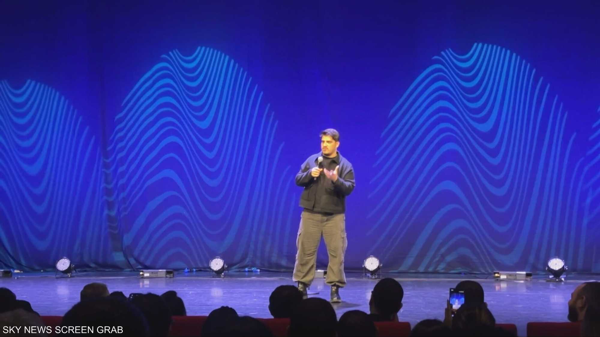 إقبال شديد على عروض "لفي بينا يا دنيا" الكوميدية