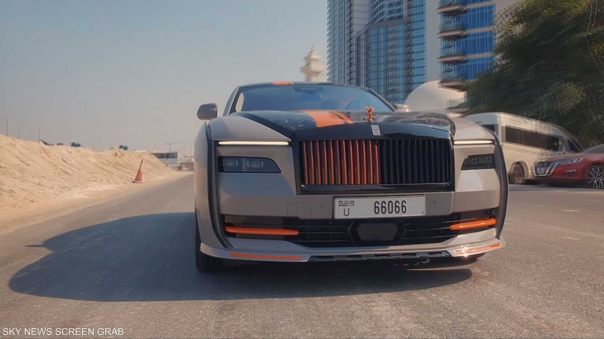 الفخامة الصامتة.. بداية عهد كهربائي جديد لأيقونة الرفاهية