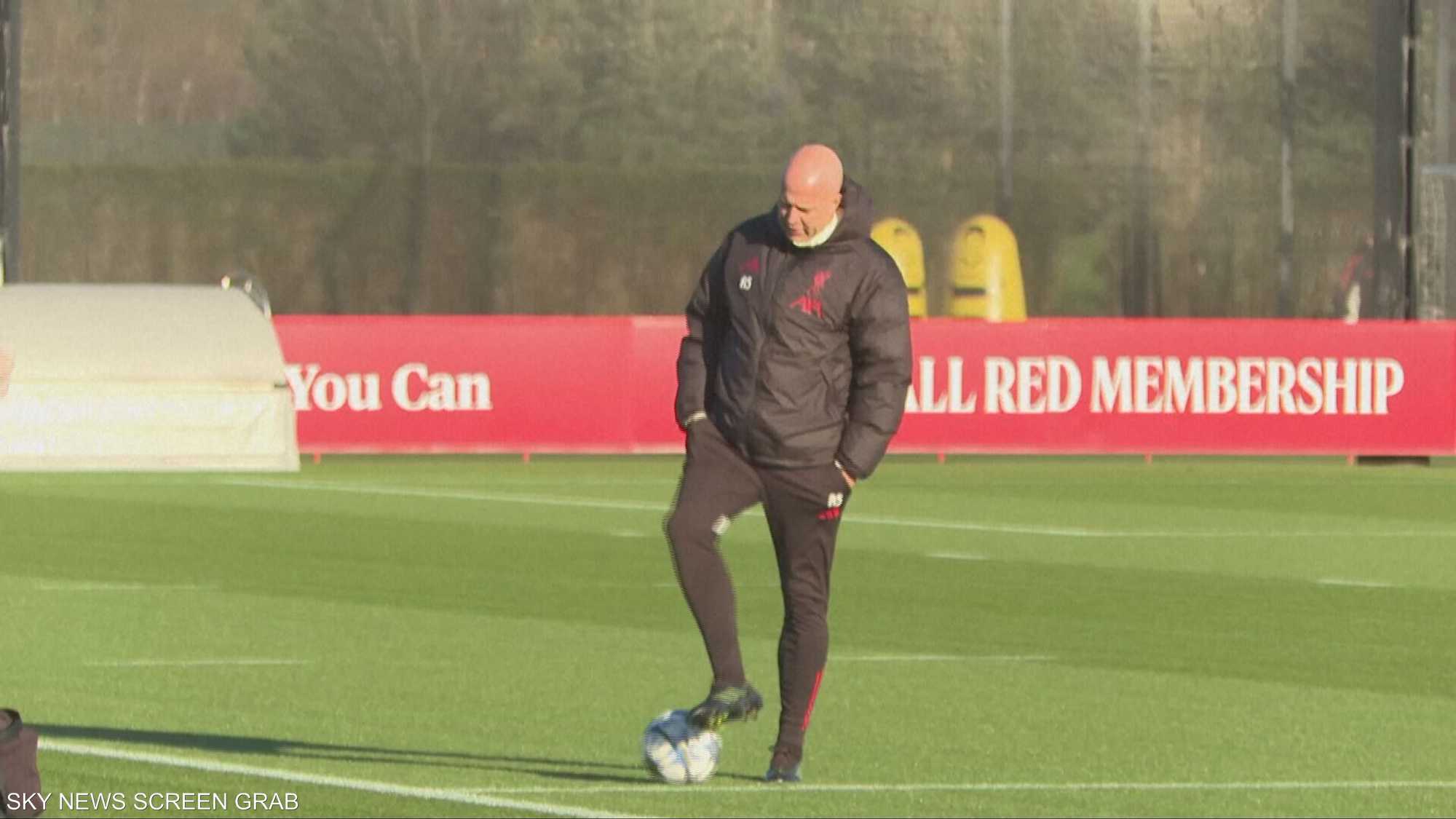 ضغوط متزايدة على الهولندي أرني سلوت مدرب ليفربول