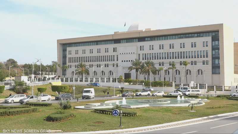 أزمة دبلوماسية جديدة بين باريس والجزائر عقب بث وثائقي