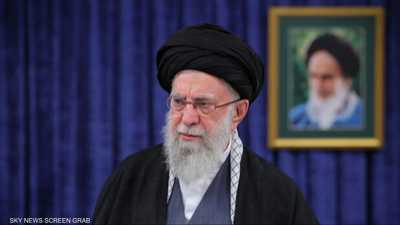 خامنئي يدعو إلى الإيرانيين للصمود